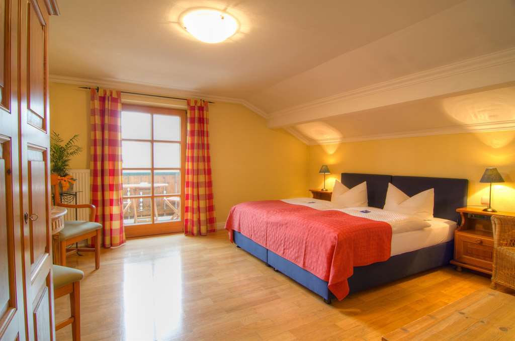 Obing Hotel Oberwirt מראה חיצוני תמונה